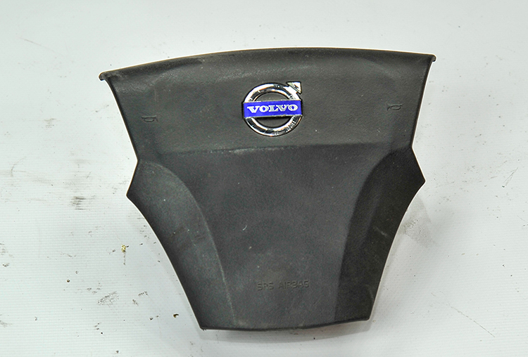 VOLVO S40 ÇIKMA AIRBAGLER ADNAN TÜRK OTO'DA
